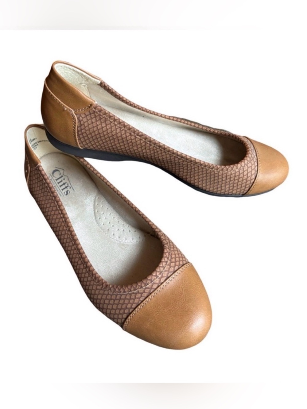 The Classy flat from Cliffs by White Mountain Shoes Tan Ballet Flats Size 8